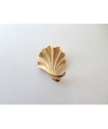 Crown Trifari Gold Scallop Shell Brooch - $40.68 CAD