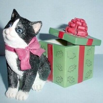 Lenox Holiday Kitty Cat w/Gift Box Figurine Hand Painted 2014 #845384 New - $26.50