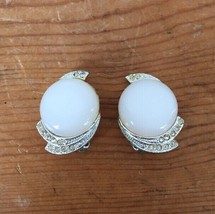 Vintage 50s Abstract White Moon Glow Rhinestone Silver Toned Clip On Earrings - £20.02 GBP