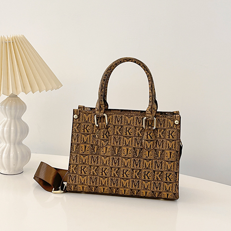 European And American Fashion Retro Presbyopic Small Square Bag 2023 Winter Beau