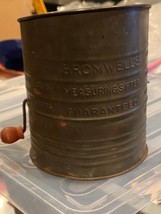 Vintage Bromwell’s 6.5&quot; Measuring Sifter 5 Cup *Pre-Owned* lll1 - $17.99