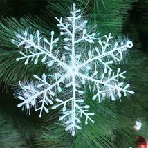 White Snowflake Christmas Tree Ornaments - $248.84 MXN