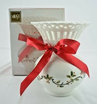 Mikasa Holiday Lace 6in Christmas Holiday Vase #RL040-617 with Box - £15.80 GBP