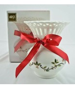 Mikasa Holiday Lace 6in Christmas Holiday Vase #RL040-617 with Box - £15.77 GBP