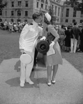 US Naval Academy USNA graduate kisses girlfriend Annapolis Maryland Photo Print - £6.93 GBP+