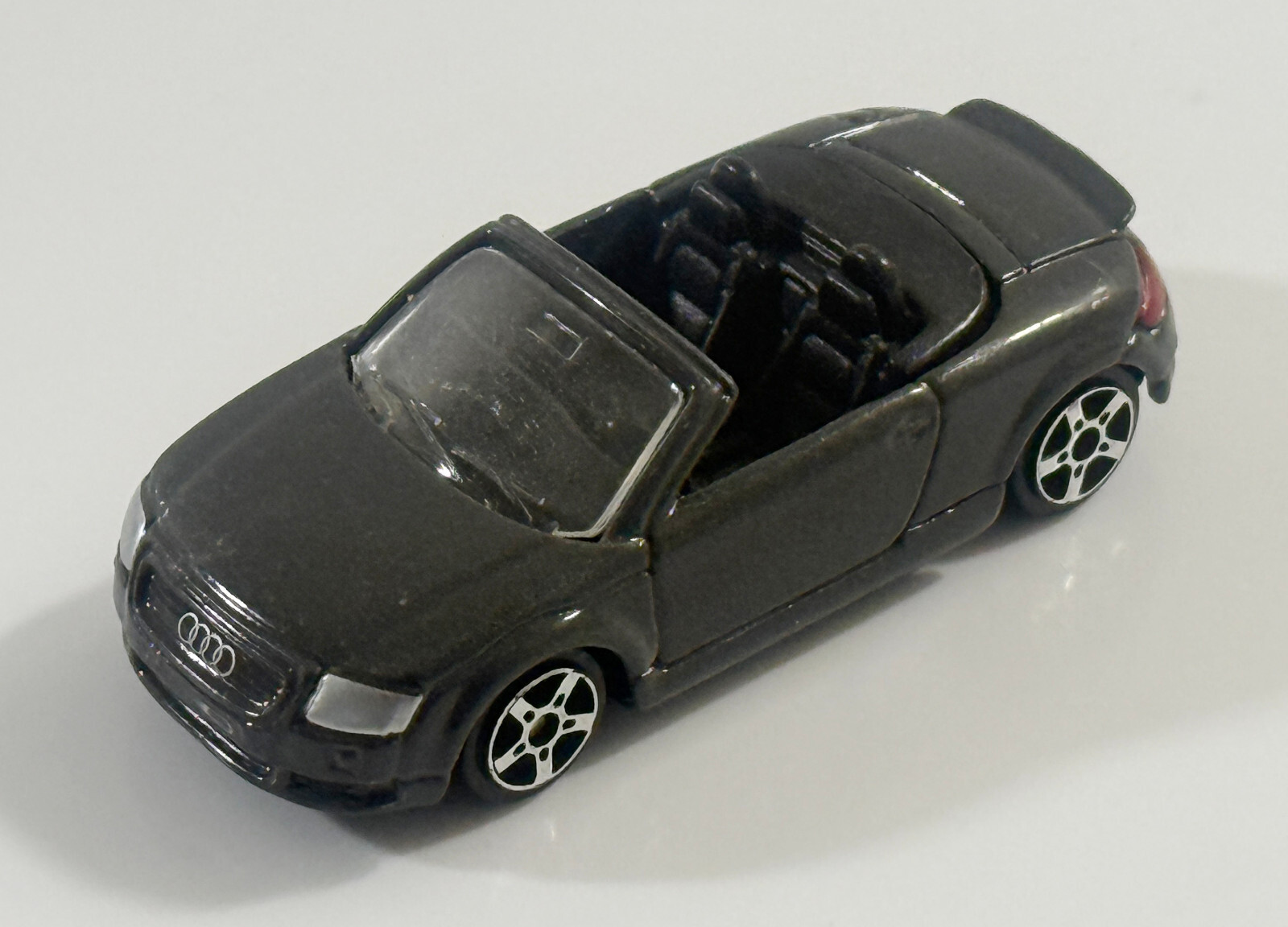 MAISTO AUDI TT ROADSTER CONVERTIBLE DARK GRAY SCALE 1/64 DIECAST CAR - $4.45
