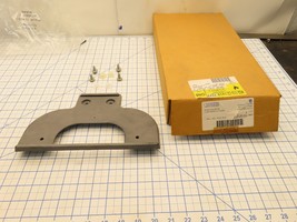 GM 15197277 Front License Plate Bracket  General Motors - $636.15 MXN