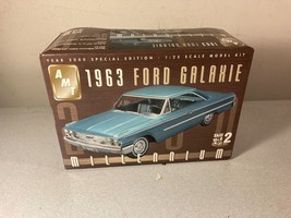 AMT 1963 Ford Galaxie Millennium Model KIt 1:25 Scale Skill 2 - $18.00