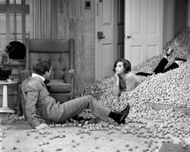 Dick Van Dyke Show 1963 Dick &amp; Mary Tyler Moore in pile of walnuts 16x20 poster - £19.65 GBP