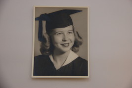 Vintage Blonde Female Graduation Photograph - $205.75 MXN