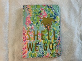 Lilly Pulitzer Shell We Go? Catch The Wave Passport Case Women’s - $33.91 CAD