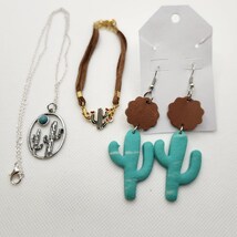 Turquoise Cactus Set - Necklace, Bracelet, Earrings - $8.00