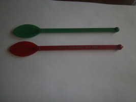 2 Hotel Commodore New York Swizzle Sticks Drink Stirrer Spoons Red &amp; Gre... - £8.35 GBP