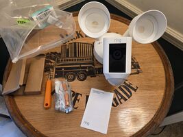 Ring 5AT3T2 Floodlight Camera White Outdoor Security Camera #U8765 (AR) - $44.55