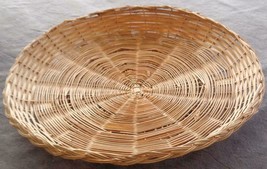 Very Nice Older Vintage Wicker Woven Plate - Gdc - Great Vintage Picnic Item - £6.29 GBP