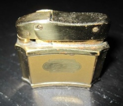 Vintage FISHER SWING LINE Petite Ladies Gold Tone Engravable Automatic Lighter - £14.38 GBP