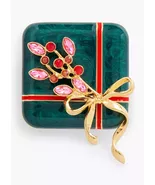 TALBOTS GIFT BOX BROOCH - €17,02 EUR