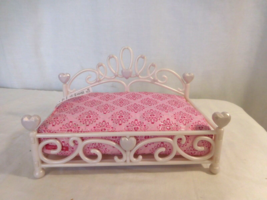 American Girl Doll Princess Pet Bed Retired!!  Pink and white - £14.02 GBP