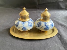 Antique Dutch DELFT salt - peper set on plate - £76.67 GBP