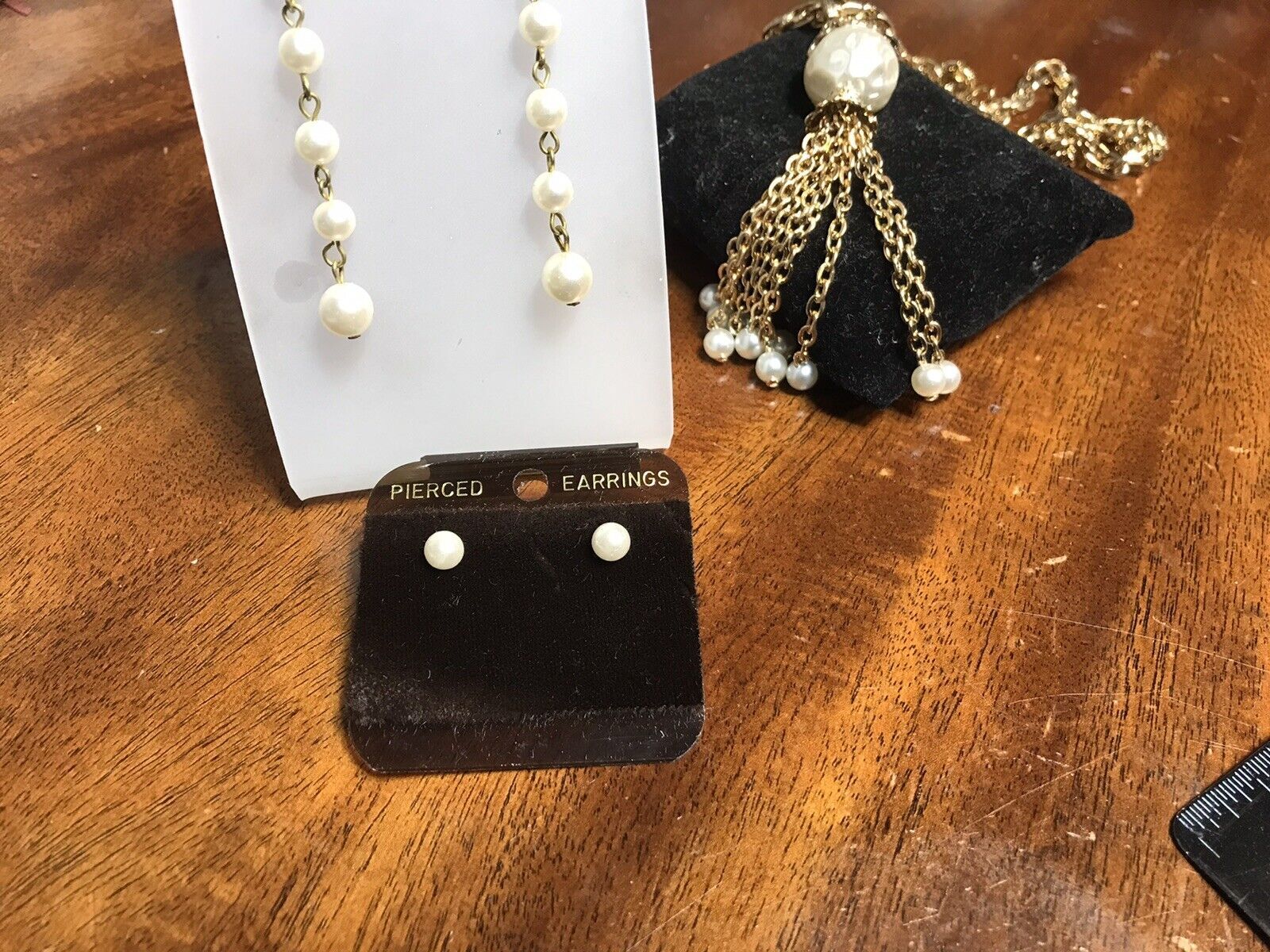 Vintage Jewelry Set Necklace And 2x Earrings White Pearls & Gold Park Lane New - $34.65