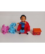 Viacom Blue&#39;s Clue Set Joshua, Blue, Magenta, Chair And Table 2019 - $218.80 MXN