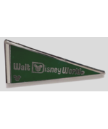 Disney 2010 Walt Disney World Pennant Banner Green Pin - $13.55 CAD