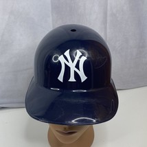 Vtg 1969 New York Yankees Souvenir  Batting Helmet MLB Laich #2 Jeter Sticker - £11.70 GBP