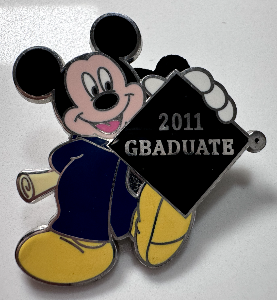 Disney DLR Pin LE 1000 Graduation Day 2011 Mickey Mouse Graduate - $10.88