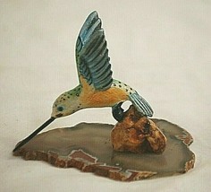 Beautiful Multi-Colored Hummingbird on Geode Rock Base Shadowbox Shelf D... - £25.50 GBP