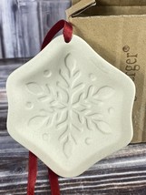 LONGABERGER Snowflake Cookie Mold Winter Ornament &amp; Tie On w/ Box (B) - $6.76 CAD