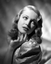 Veronica Lake beautiful studio portrait 1940&#39;s glances over shoulder Poster - $562.94 MXN