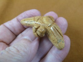 Y-BEE-556) Tan Jasper Bee BUMBLE figurine gemstone stone carving love HO... - $14.01