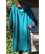 Pioneer Woman Sz 3X Dress Midi Lounge MuuMuu Teal Blu Embroidered Slv Ra... - $34.34 CAD