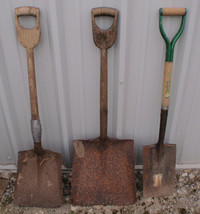 3 Shovels - £14.94 GBP