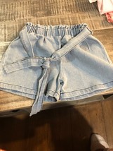 YOUTH GIRLS PULL ON BLUEJEAN SHORTS WITH BELT SIZE 4 - $8.60