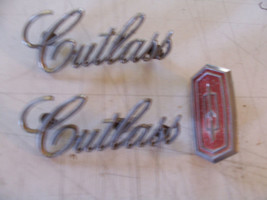 1974 1975 CUTLASS FENDER FRONT HEADER TRIM EMBLEM ORNAMENT OEM ORIG OLDS... - $155.68