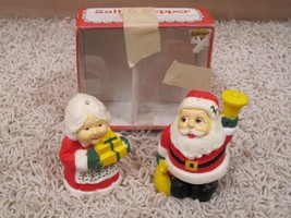 Vintage Santa &amp; Mrs. Claus Salt And Pepper Shakers - Holiday Christmas - £5.53 GBP
