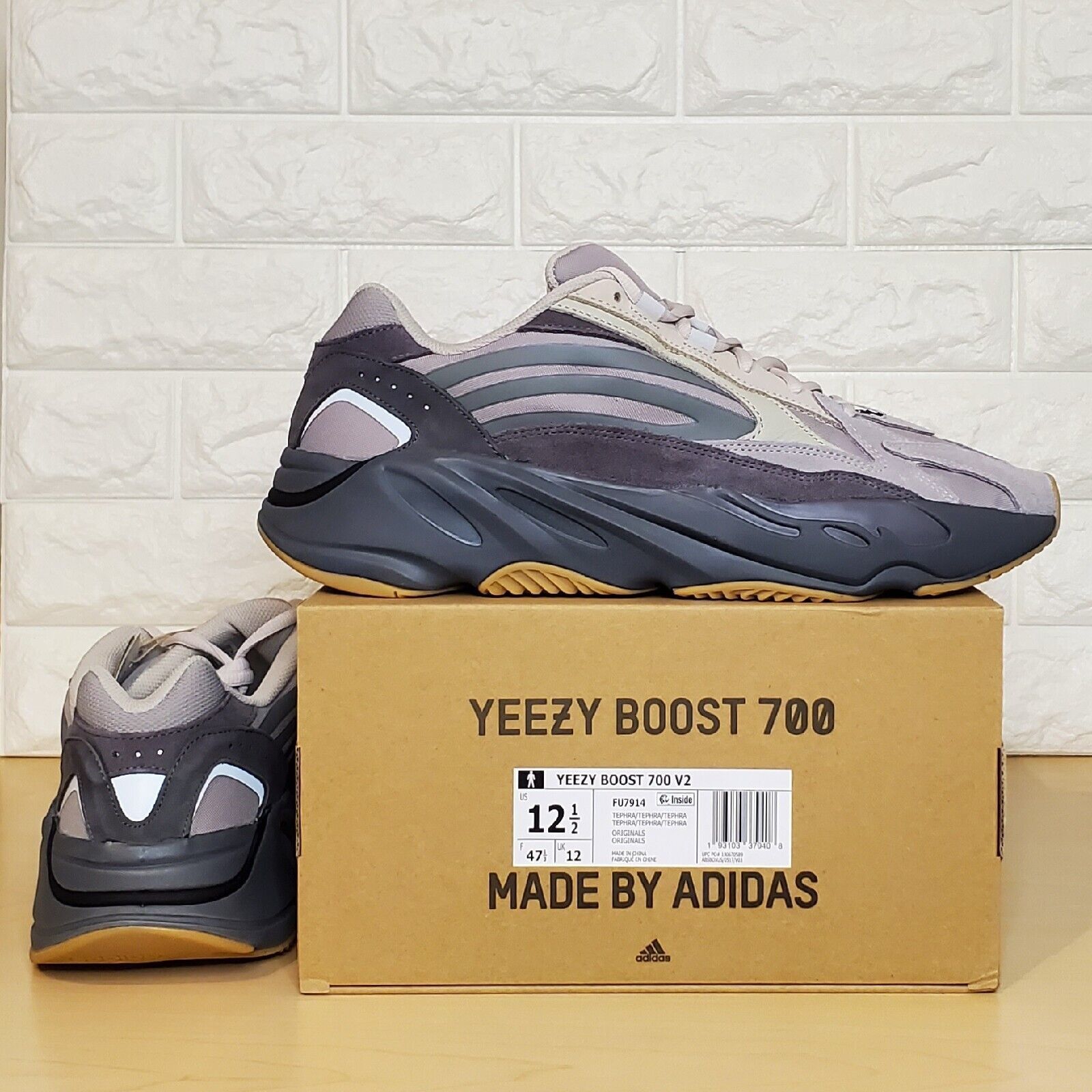 Yeezy Boost 700 V2 Men s Casual Lace Up Sneakers