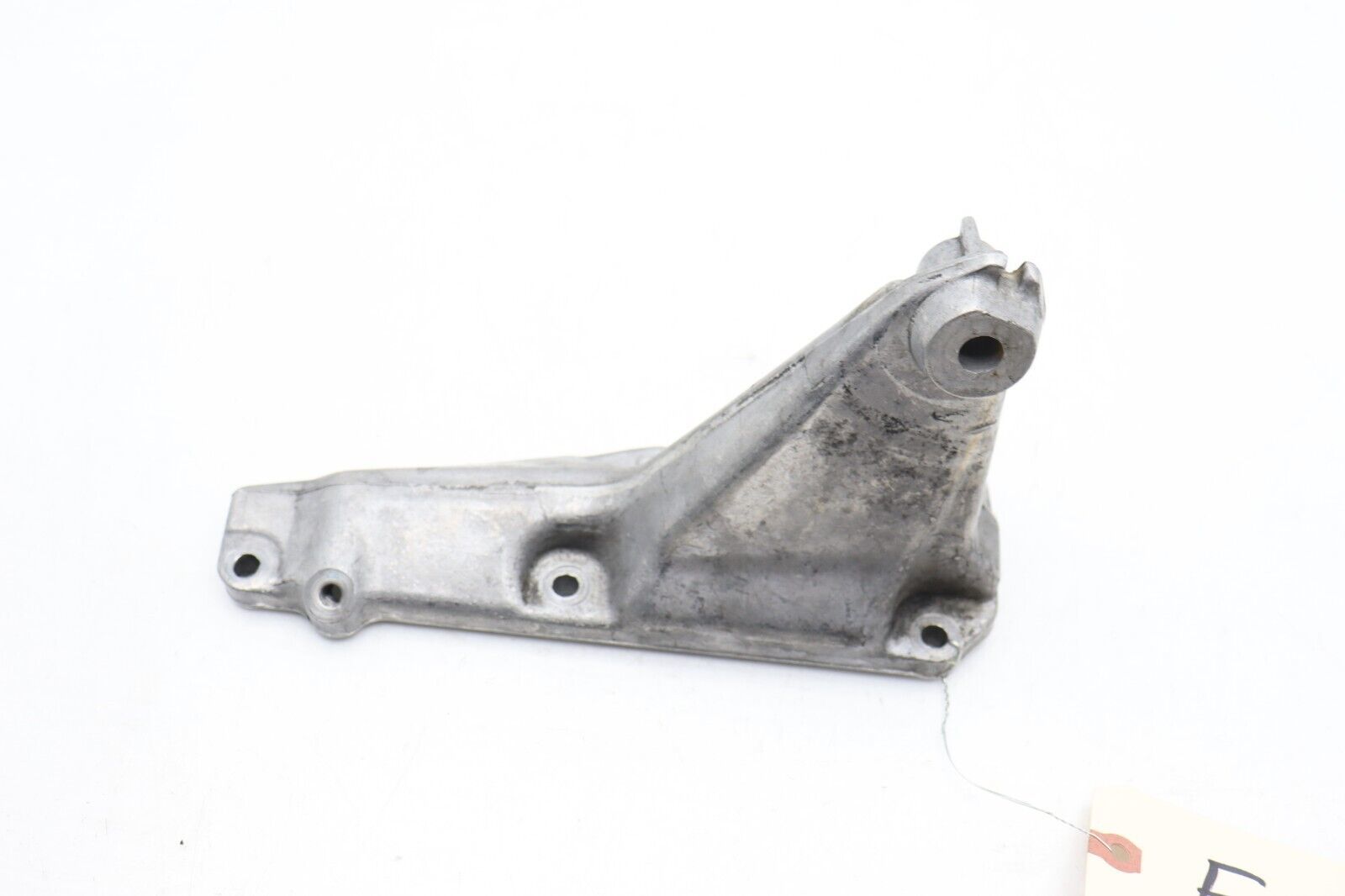 03-06 MERCEDES-BENZ W211 E500 FRONT LEFT ENGINE MOUNT BRACKET W/O 4MATIC... - $51.56