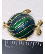 VINTAGE GOLD TONE Green ENAMEL RHINESTONE ANGEL FISH BROOCH - $305.26 MXN