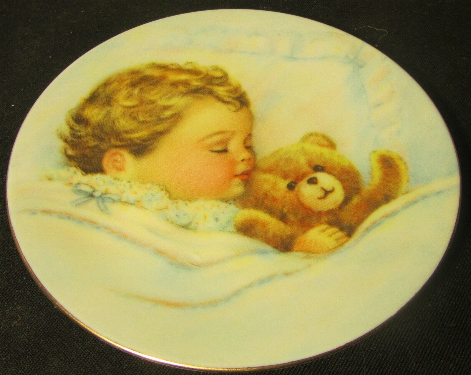 AVON 1992 KEEPSAKE BABY COLLECTORS PLATE WHITE MB - $4.00