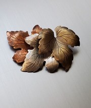 VTG Figural Maple Leaf Brooch Fall TriColor Metal  2.75 Inches - £15.73 GBP