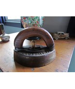 VINTAGE CAST IRON SAD IRON WITH REMOVABLE WOODEN HANDLE PHILADELPHIA - £33.57 GBP