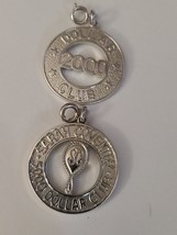Sarah Coventry Dollar Club 2000 and 5000 pendant - $377.92 MXN
