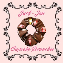 Cupcakes Café Scrunchie - $171.13 MXN