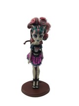 2011 Monster High Rochelle Goyle Zombie Shake Doll Mattel NO WINGS - £27.32 GBP