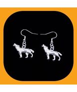 New Unique Beautiful 3D Howling Wolf Dangle Earrings - $5.00