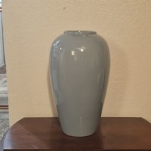 Vintage 1990&#39;s Haeger Light Gray 17&quot; Vase #4304  w/ Original Sticker - $70.13