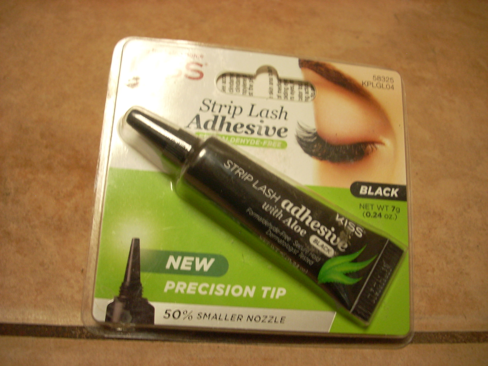 Strip Eyelash glue/adhesive new .24 oz.black - $2.90