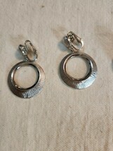 Vintage Crown Trifari silver tone door knocker dangle circle clip earrings - $47.76 CAD